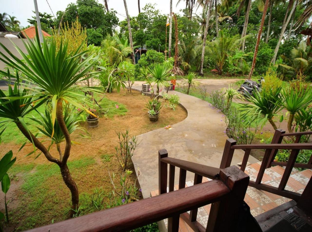 Titi Hostel Lembongan Buitenkant foto