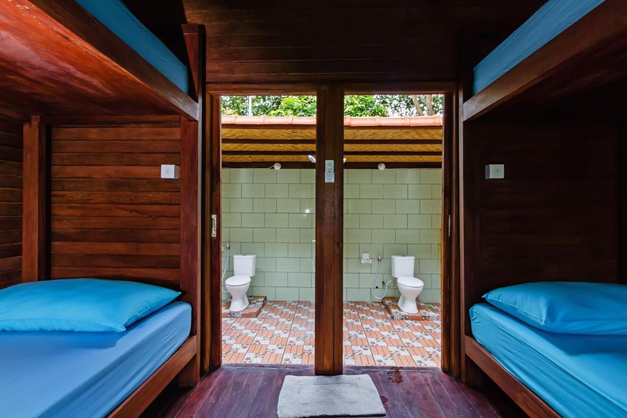 Titi Hostel Lembongan Buitenkant foto