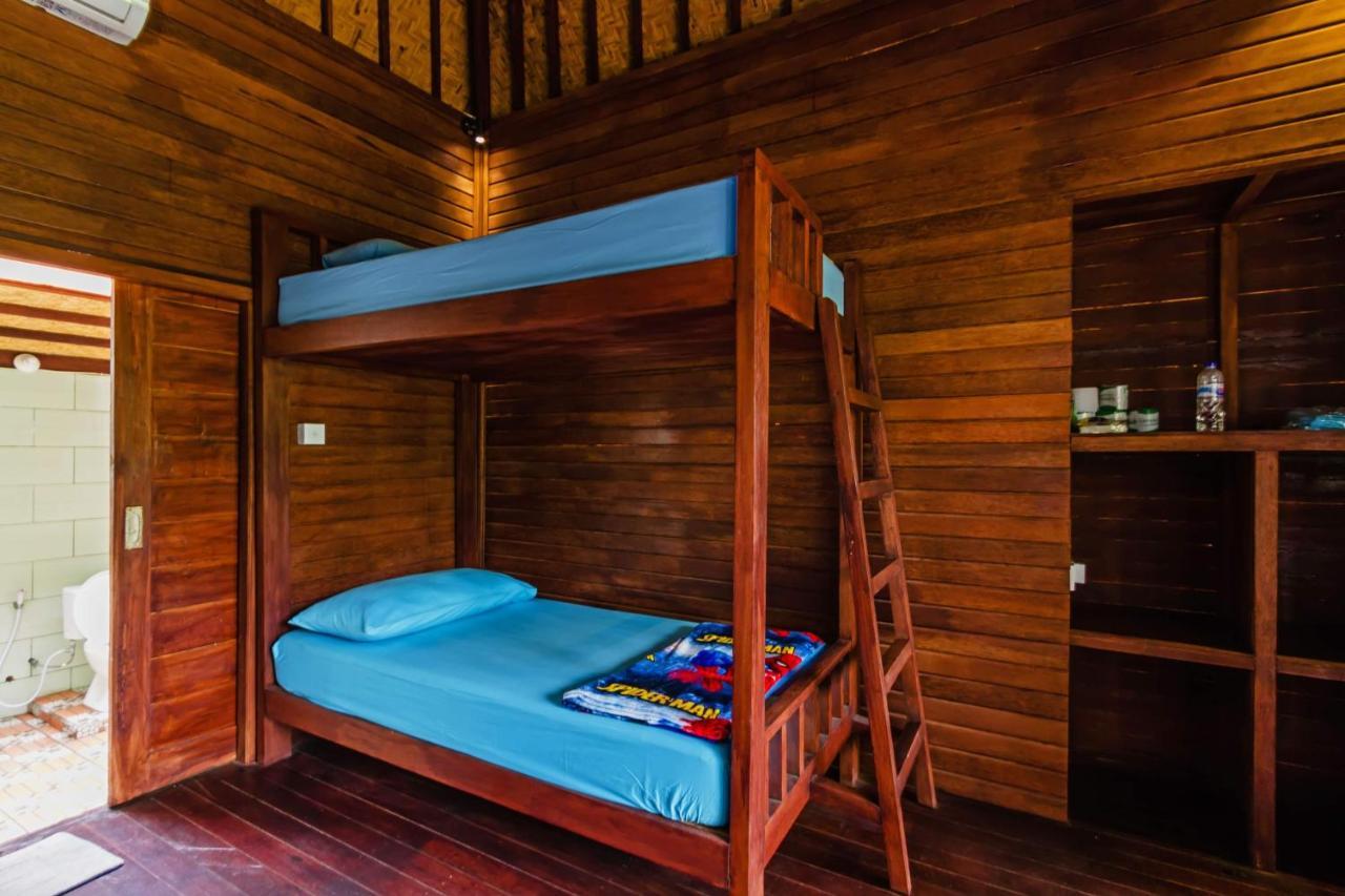 Titi Hostel Lembongan Buitenkant foto